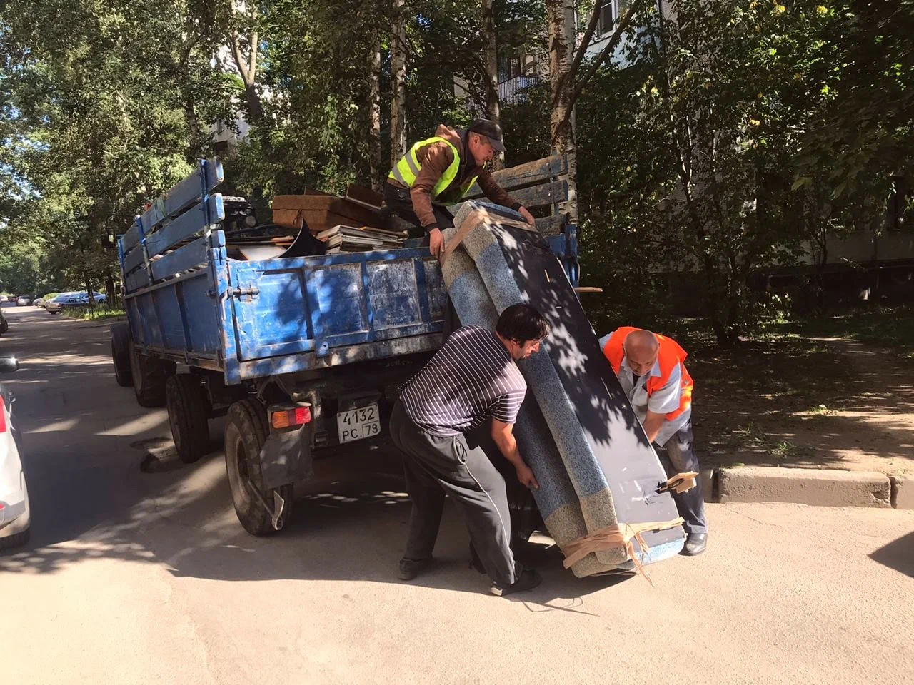 Профессиональный вывоз крупногабаритного мусора в Слободской в октябре