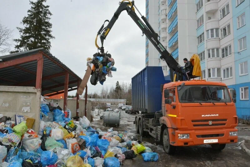 Вывоз бытового мусора в Слободской с погрузкой в октябре
