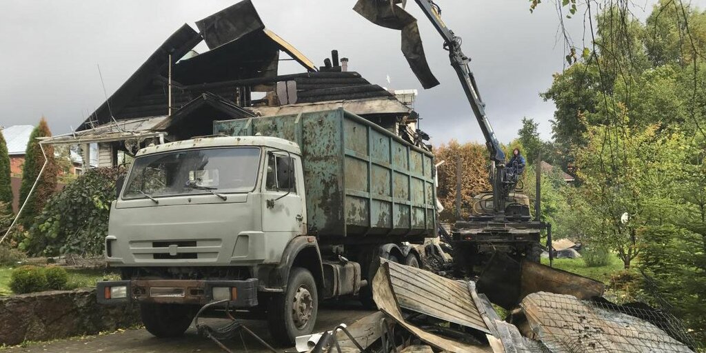 Вывоз мусора после пожара с утилизацией в Слободской в октябре