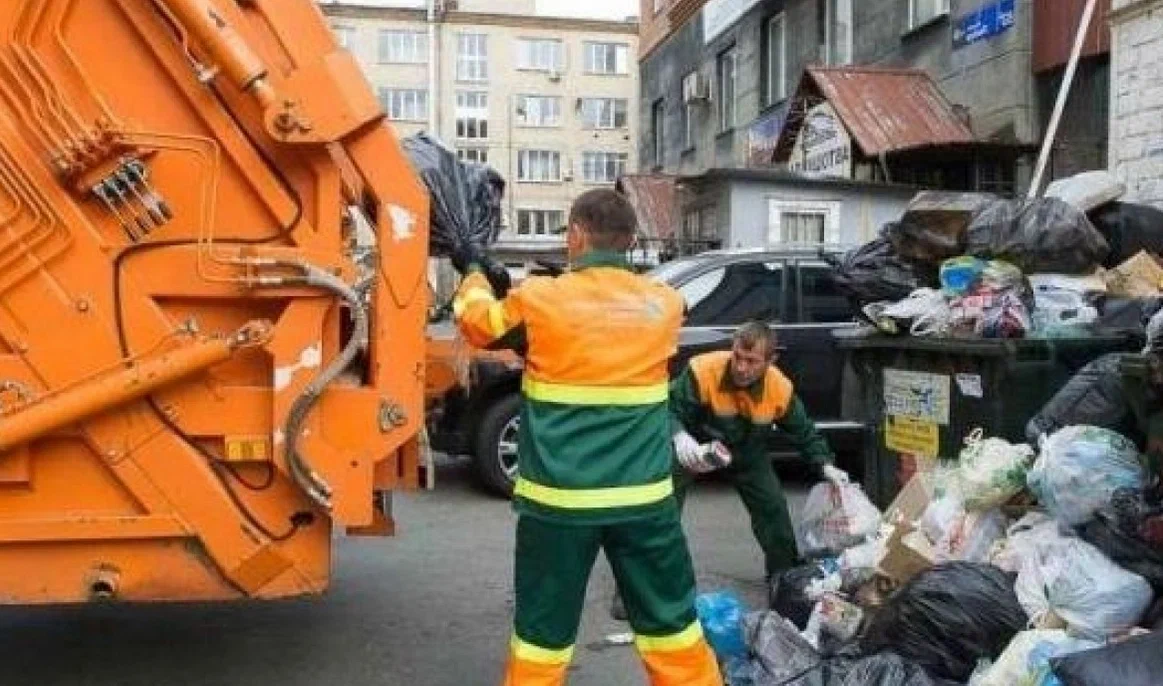 Срочный вывоз мусора в Слободской от ПроМусор — заказ день в день от 2937 руб., грузчики, цена