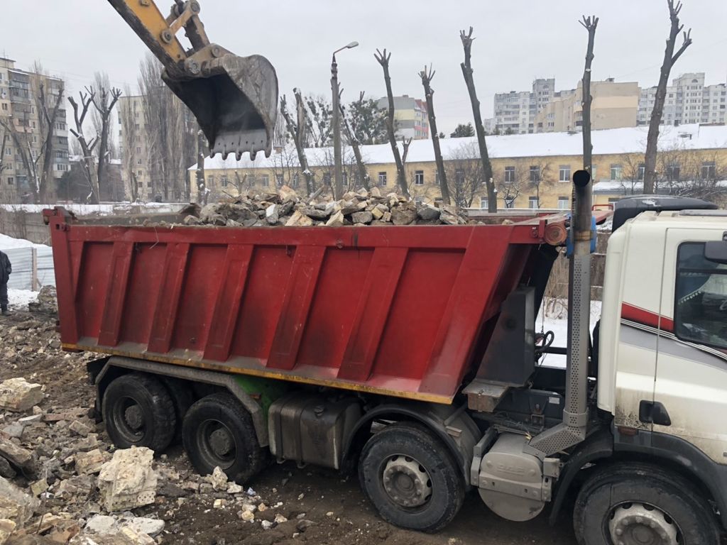 Вывоз мусора Камазом в Слободской в октябре