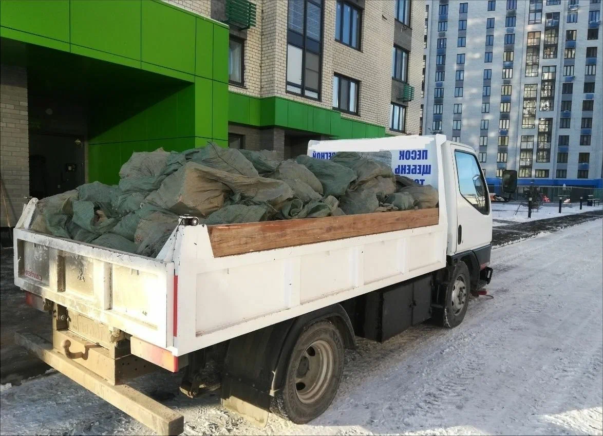 Вывоз мусора грузовым фургоном 3 тонны в Слободской — цена от 1391 руб., ПроМусор