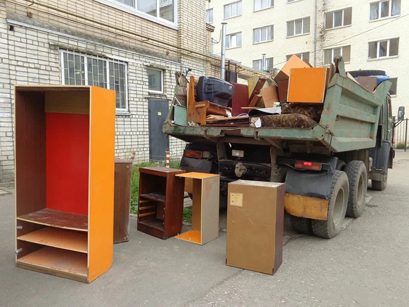 Вывоз шкафа в Слободской от ПроМусор — недорого, демонтаж, утилизация, вывоз из квартиры от 876 руб