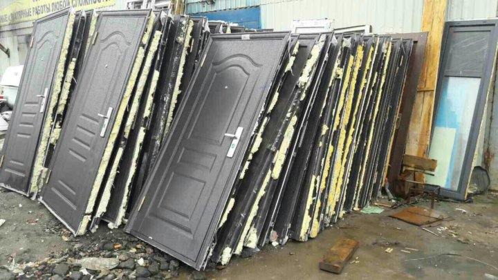 Вывоз металлических дверей с утилизацией в Слободской в октябре