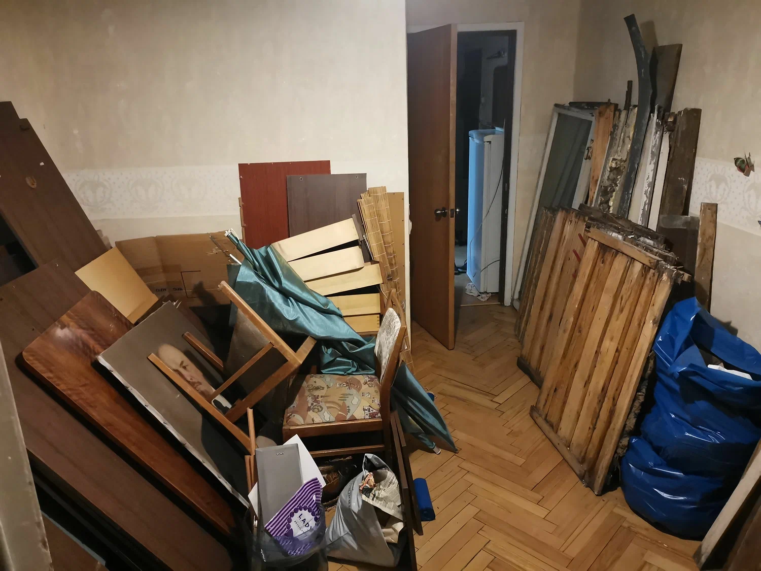 Демонтаж мебели с вывозом и утилизацией в Слободской в октябре